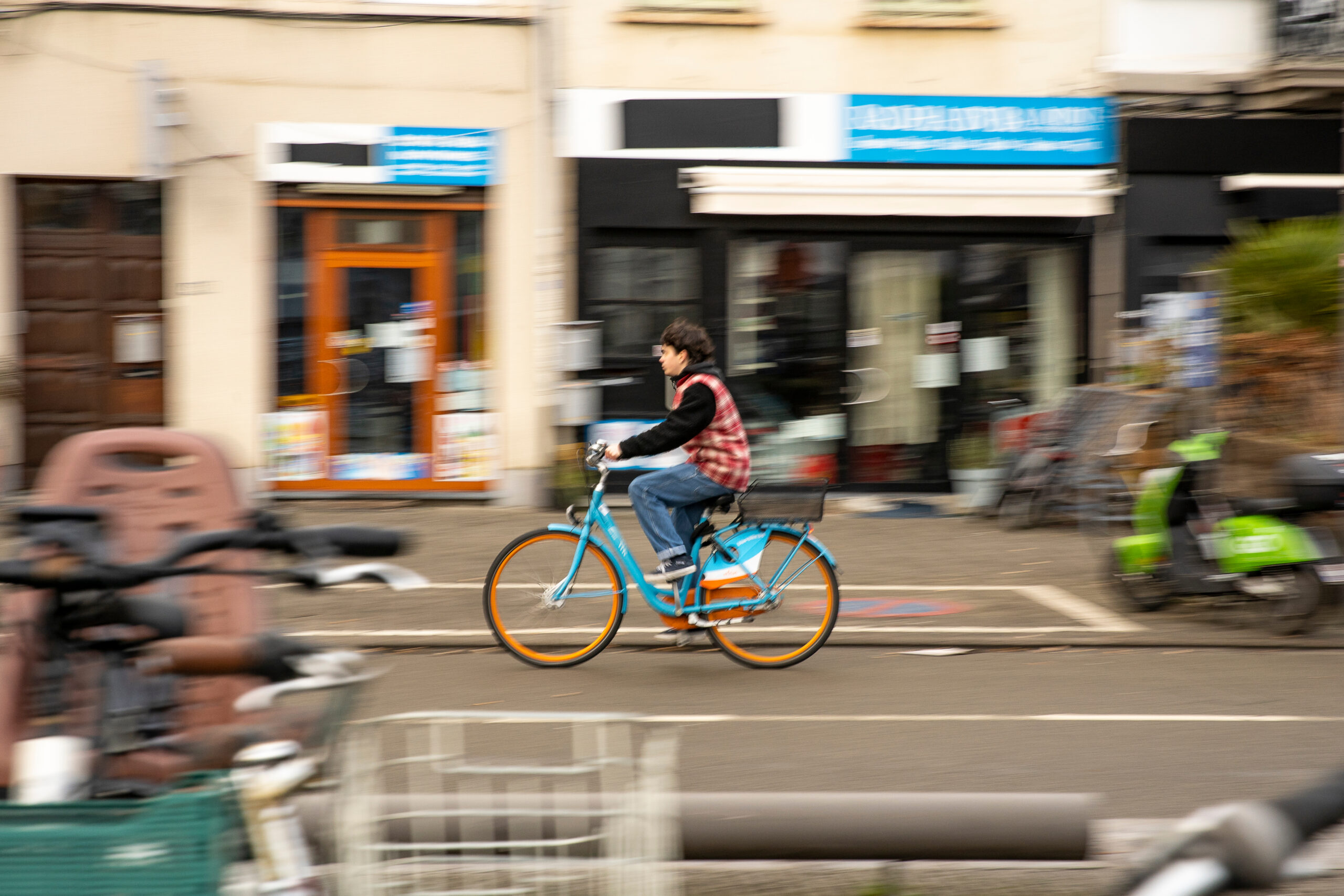 Vélo électrique partagé avec cadenas Bluetooth et géolocalisation